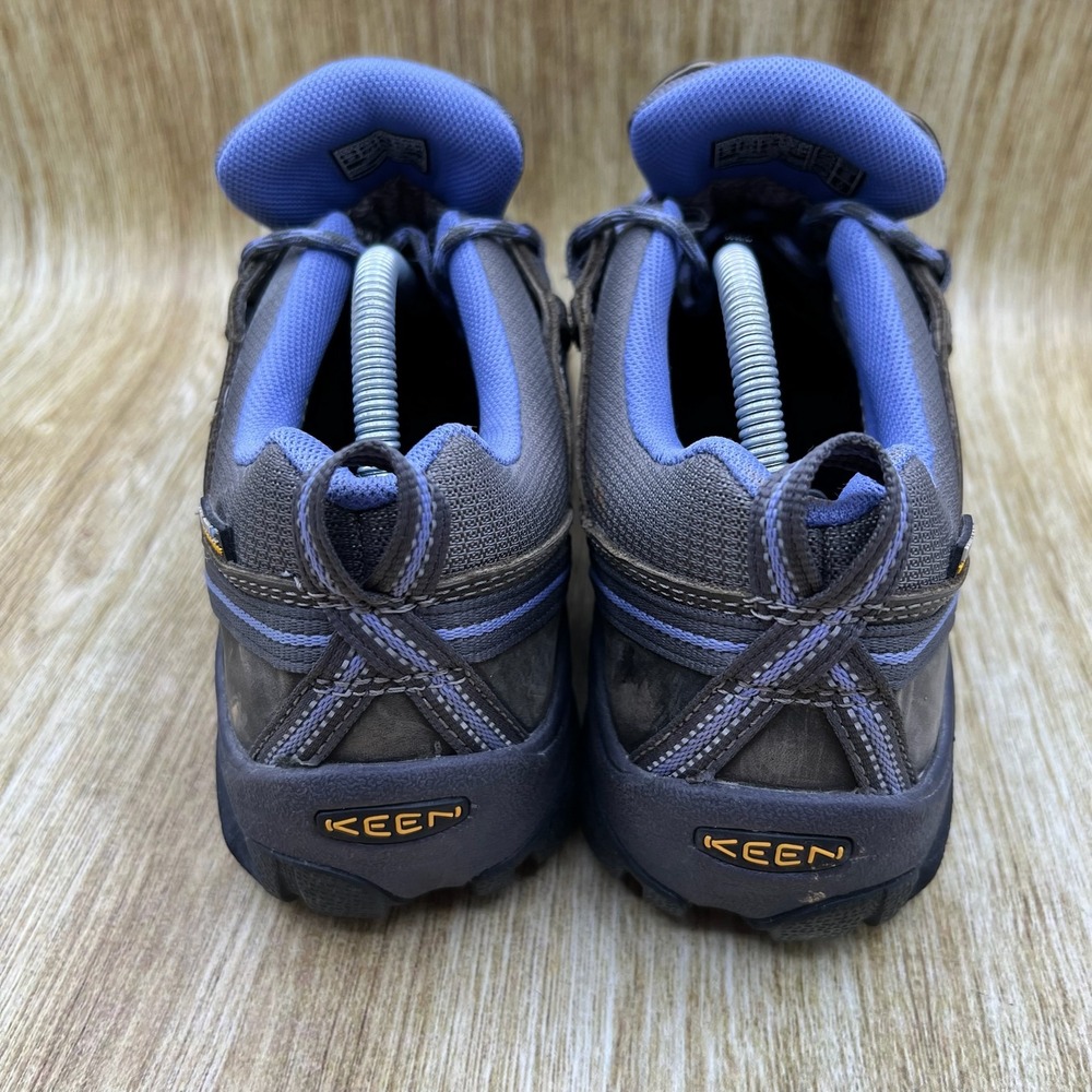 Keen Women's Gray Hiking Shoes with Yellow Logo - Picture 4 of 10